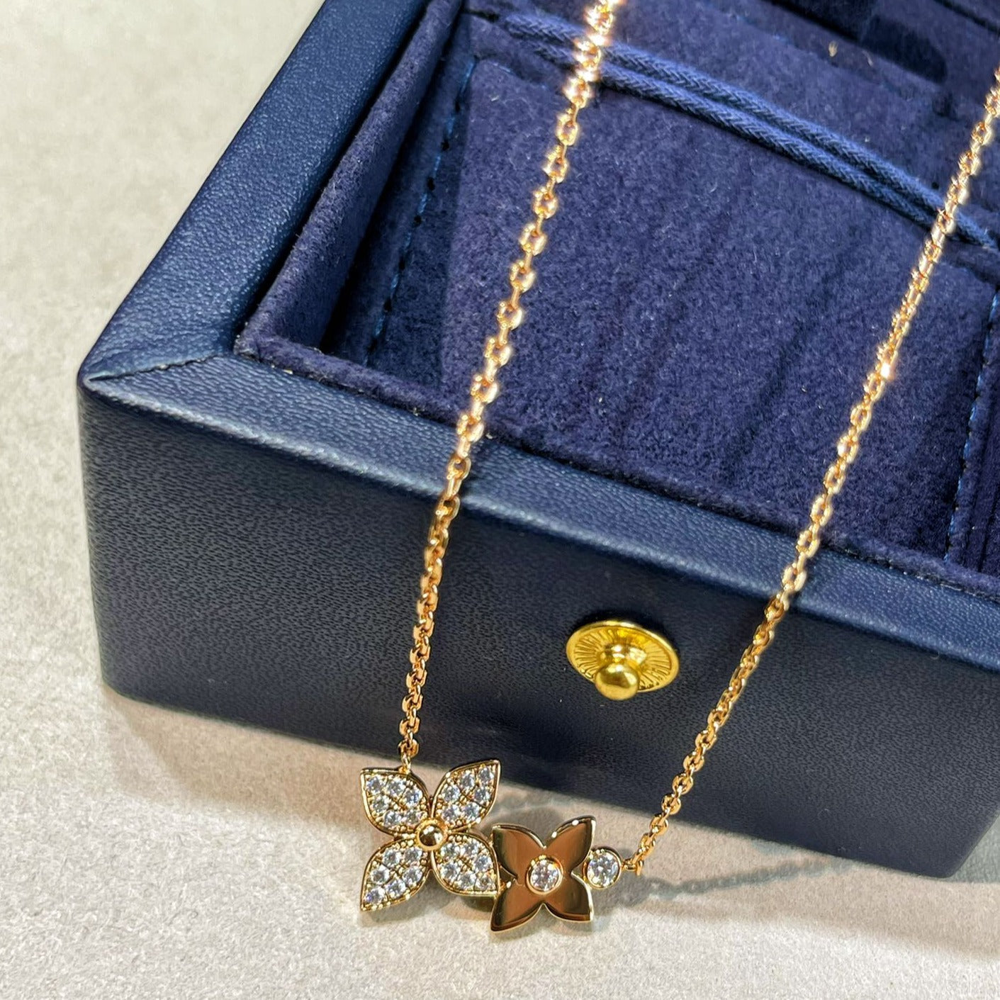 ??Loco?¡¥STAR BLOSSOM NECKLACE PINK GOLD DIAMONDS
