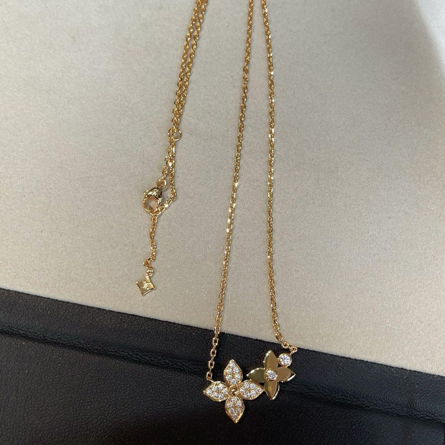 ??Loco?¡¥STAR BLOSSOM NECKLACE PINK GOLD DIAMONDS