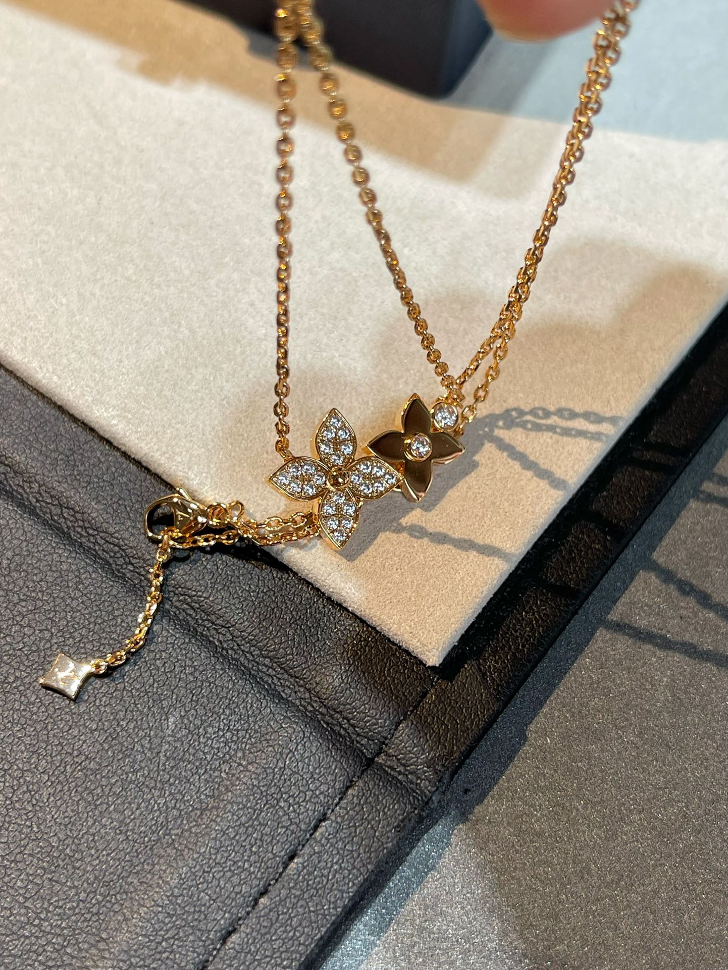 ??Loco?¡¥STAR BLOSSOM NECKLACE PINK GOLD DIAMONDS