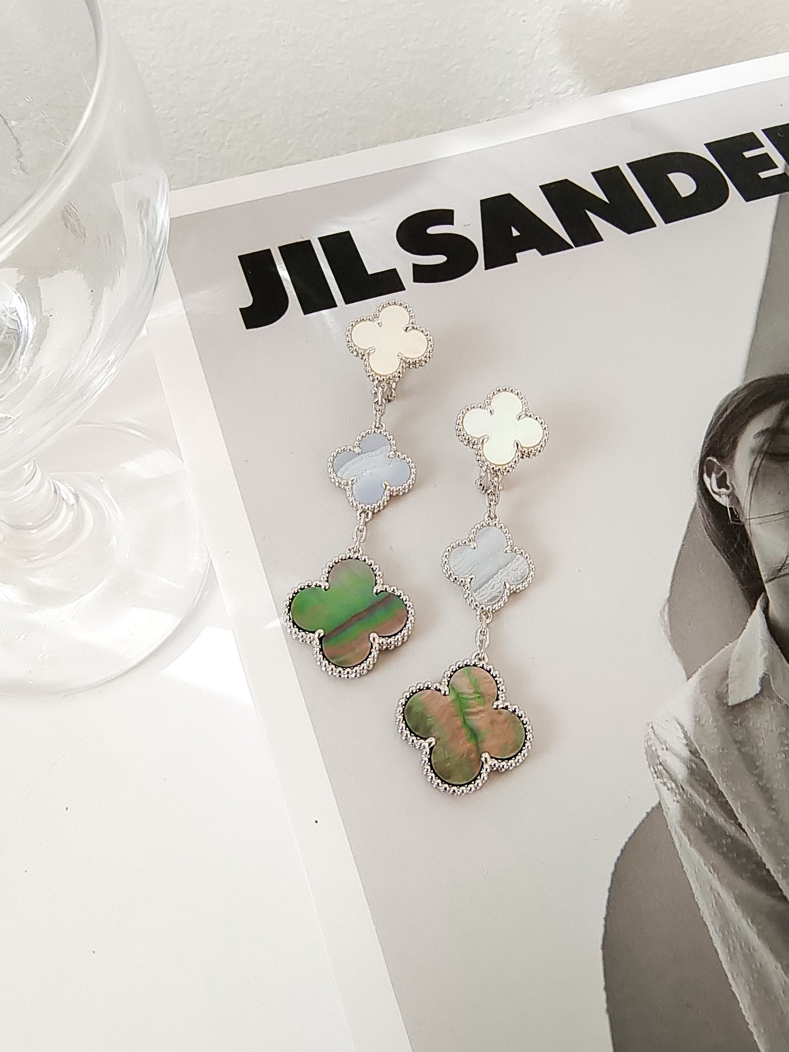 ??Loco?¡¥CLOVER 3 MOTIFS CHALCEDONY DARK MOP SILVER EARRINGS