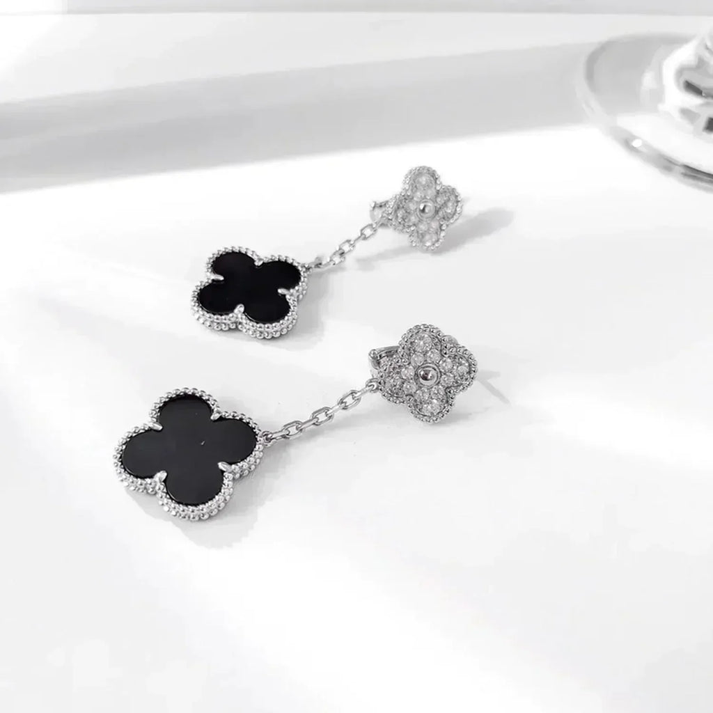 ??Loco?¡¥CLOVER 2 MOTIFS  DIAMOND ONYX EARRINGS SILVER