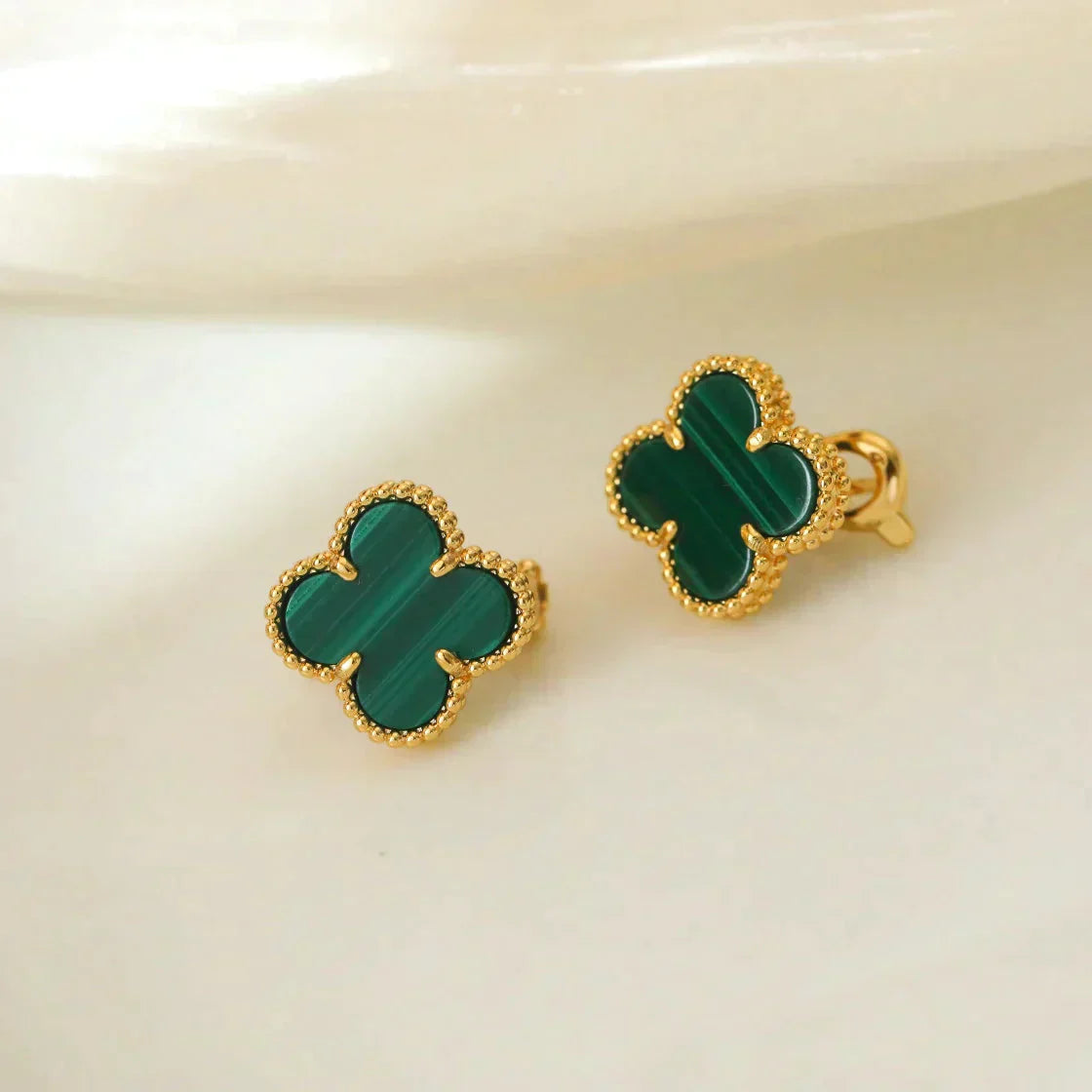 ??Loco?¡¥CLOVER MEDIUM 1 MOTIFS MALACHITE  EARRINGS