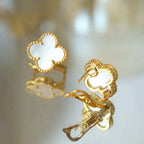 ??Loco?¡¥CLOVER MEDIUM 1 MOTIFS  WHITE MOP STUD EARRINGS