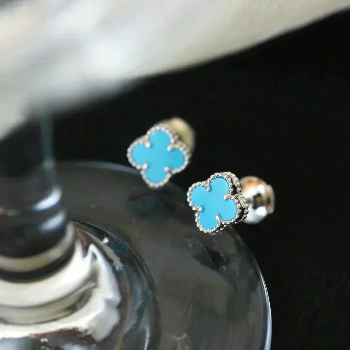 ??Loco?¡¥CLOVER MINI 9.5MM ONYX STUD EARRINGS SILVER