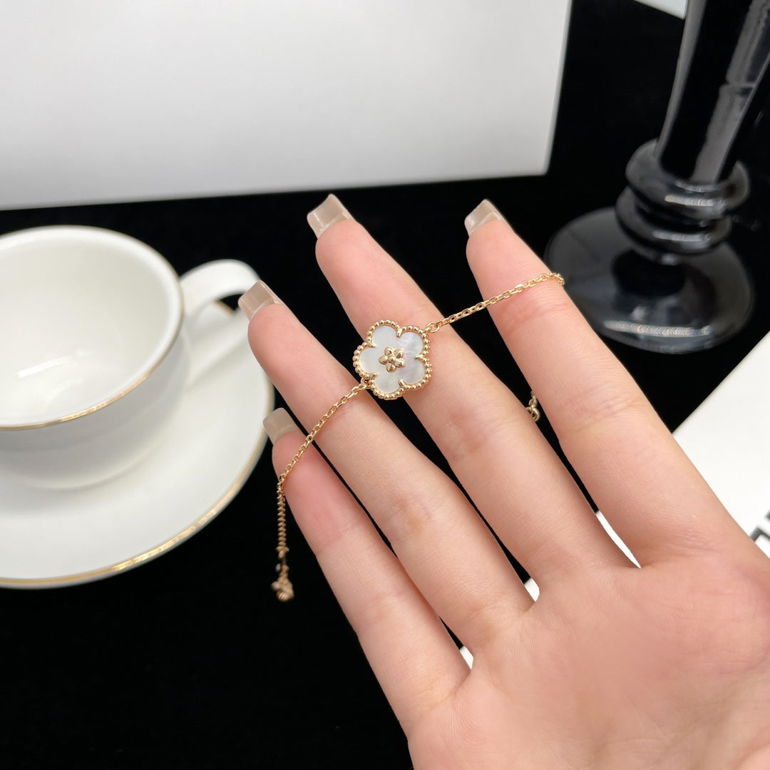 ??Loco?¡¥LUCKY SPRING ROSE GOLD MOP BRACELET