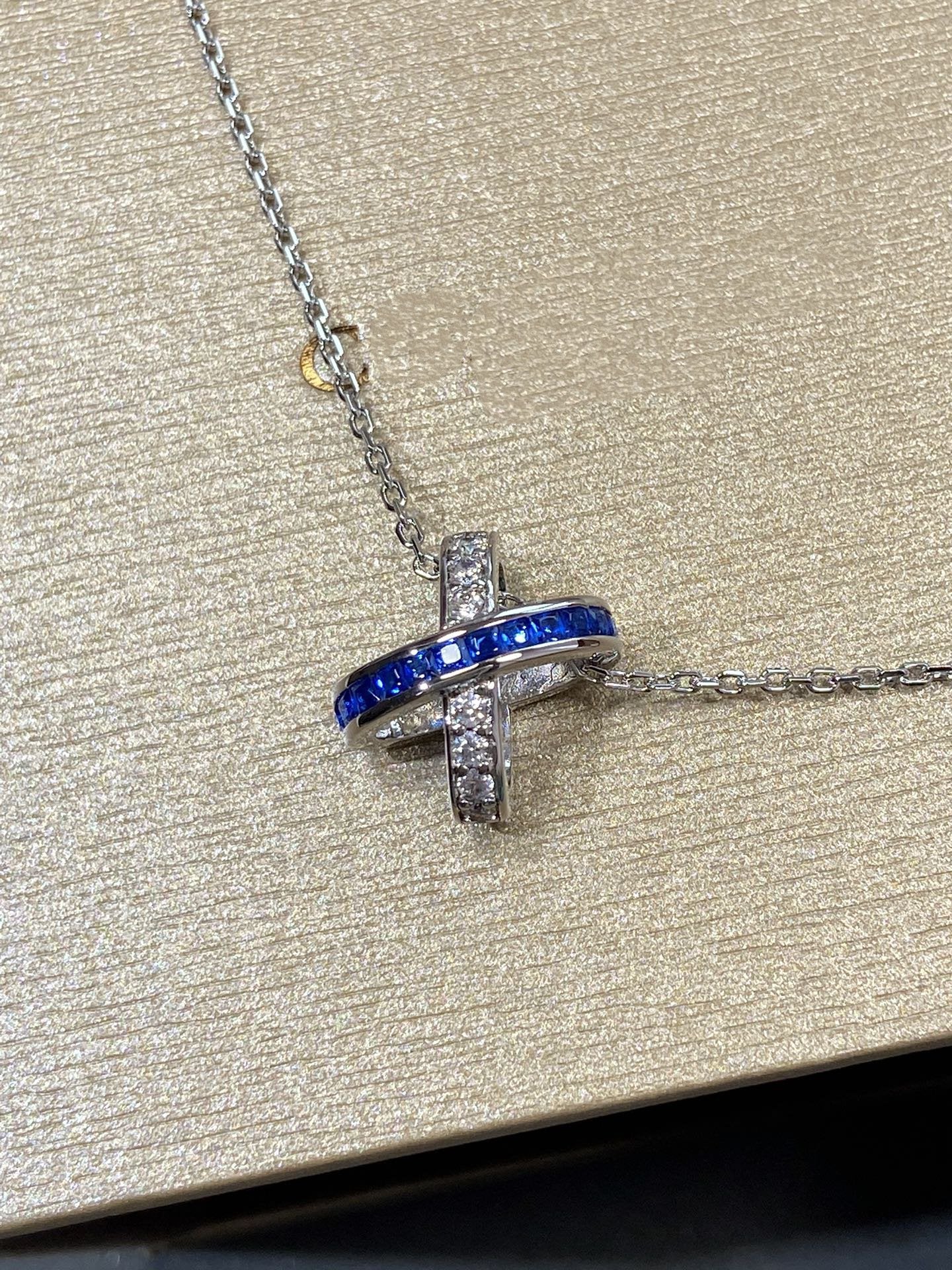 ??Loco?¡¥LIENS DIAMOND SILVER NECKLACE