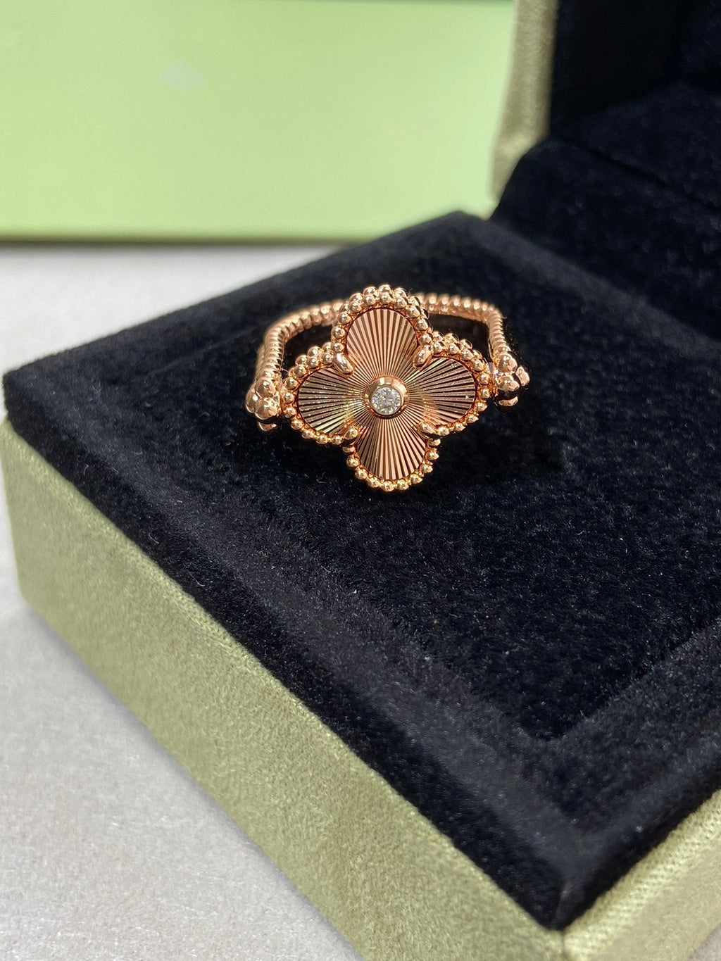 ??Loco?¡¥CLOVER RIVERSIBLE ROSE GOLD RING