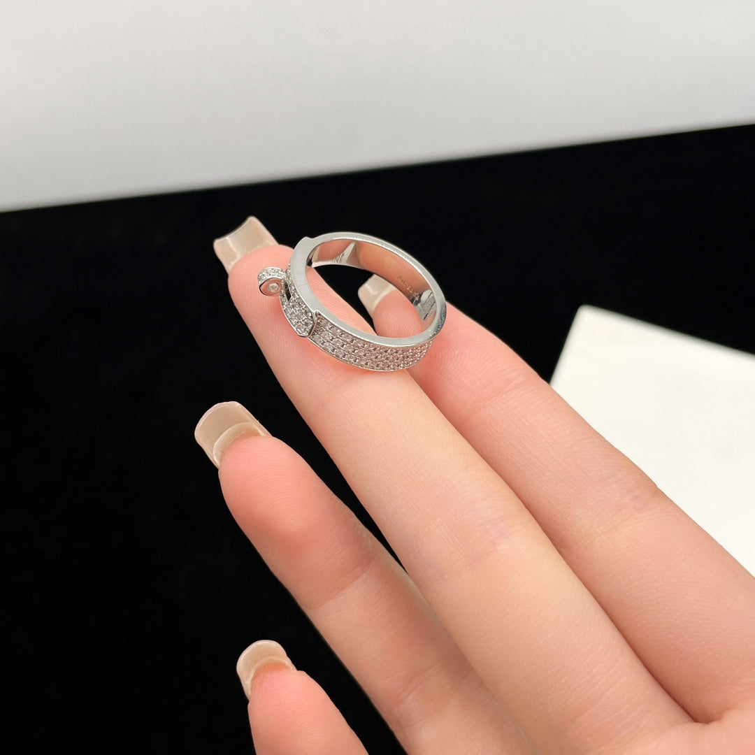 ??Loco?¡¥KELLY SILVER DIAMOND RING