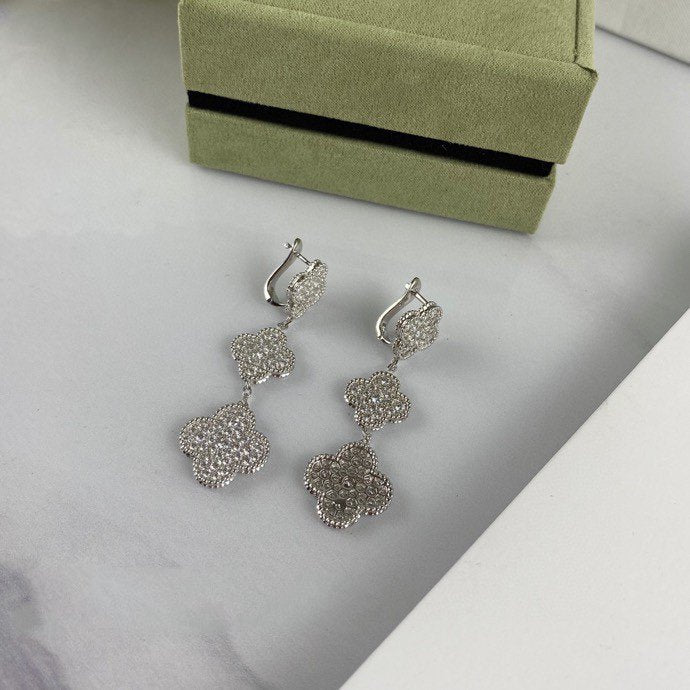 ??Loco?¡¥CLOVER 3 MOTIF DIAMOND SILVER DROP EARRINGS