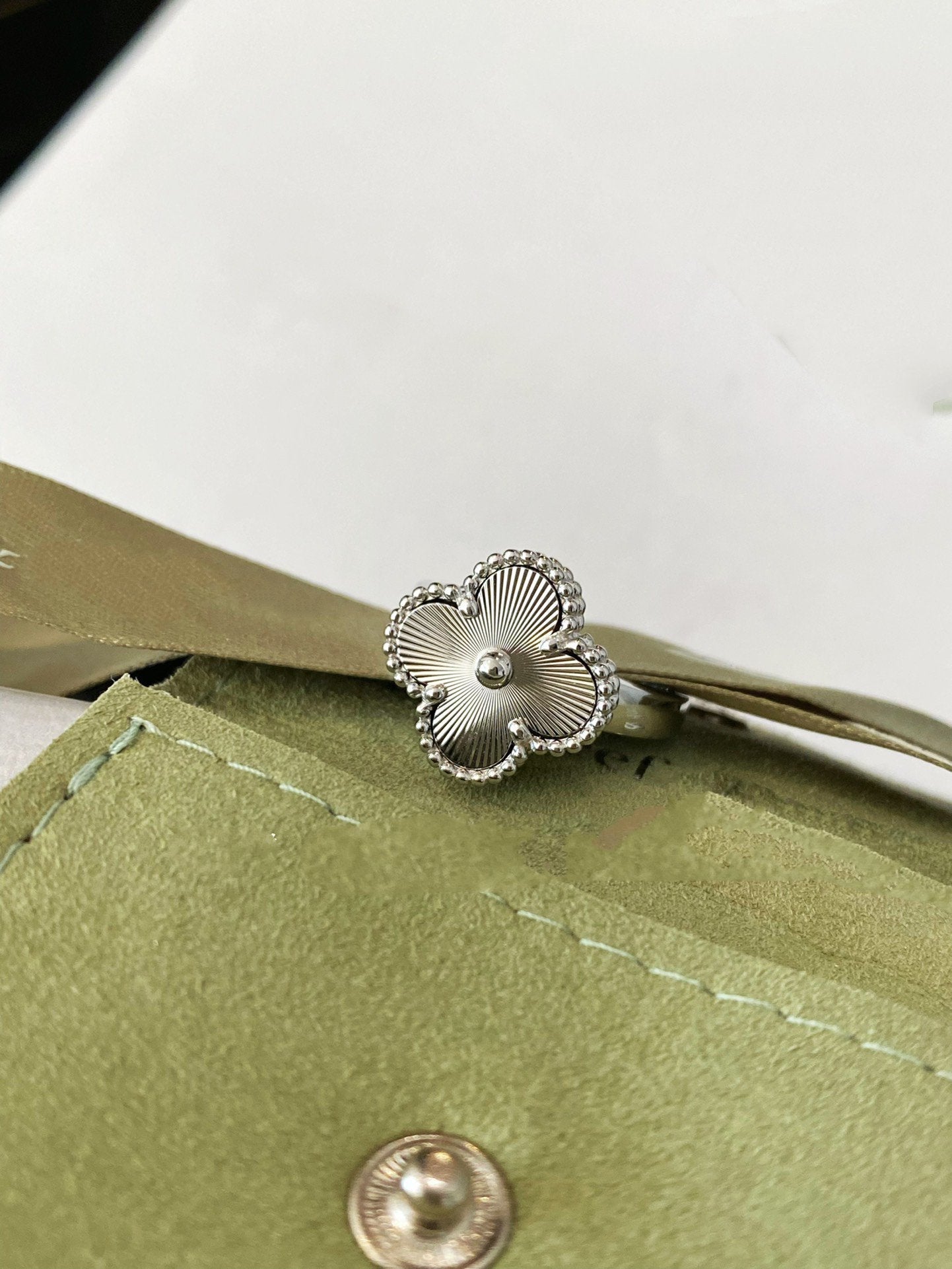 ??Loco?¡¥CLOVER SILVER RING