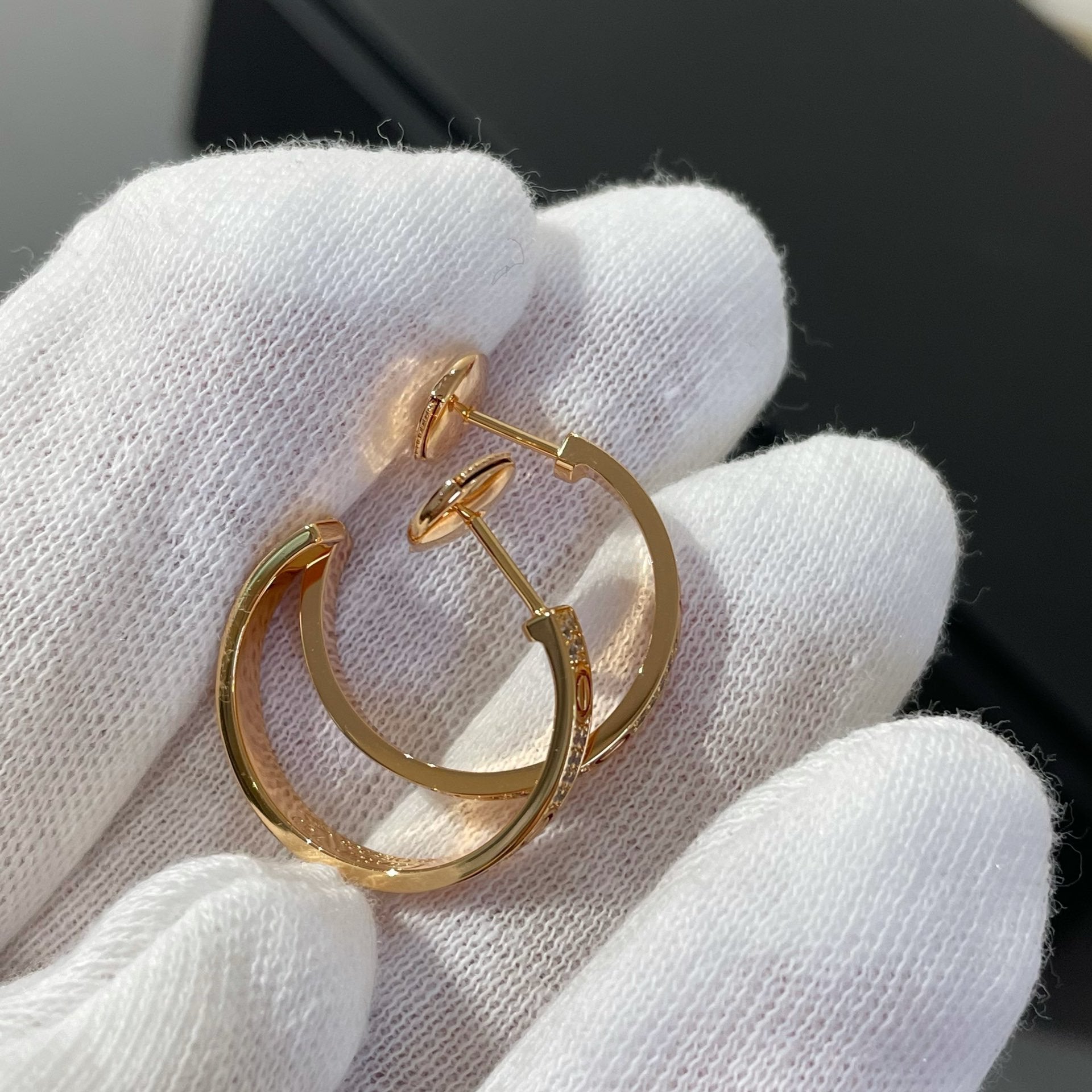 ??Loco?¡¥LOVE DIAMOND PINK GOLD HOOP EARRINGS