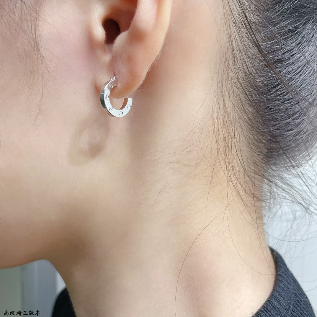 ??Loco?¡¥LOVE MINI EARRINGS