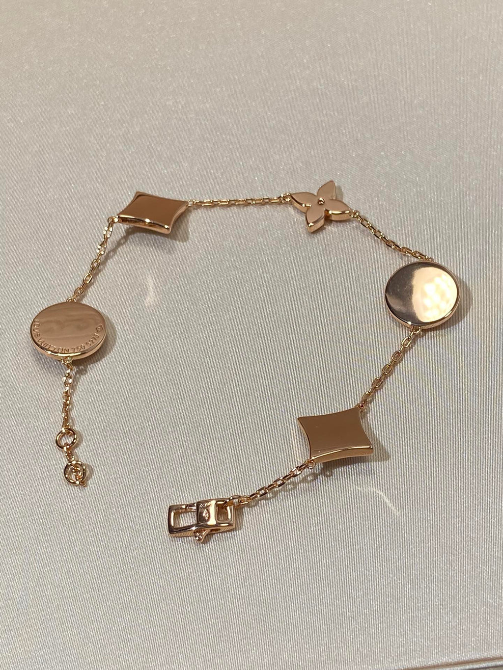??Loco?¡¥STAR AND SUN 5 MOTIF MOP PINK GOLD BRACELET