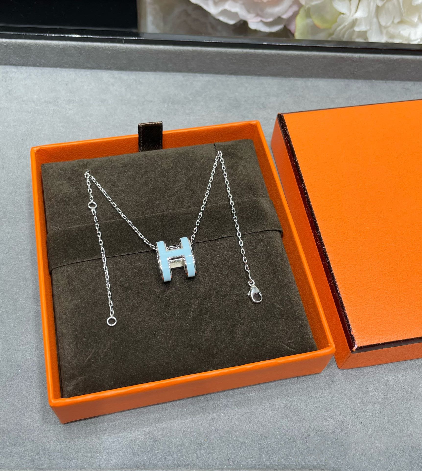 ??Loco?¡¥POP H SKY BLUE NECKLACE