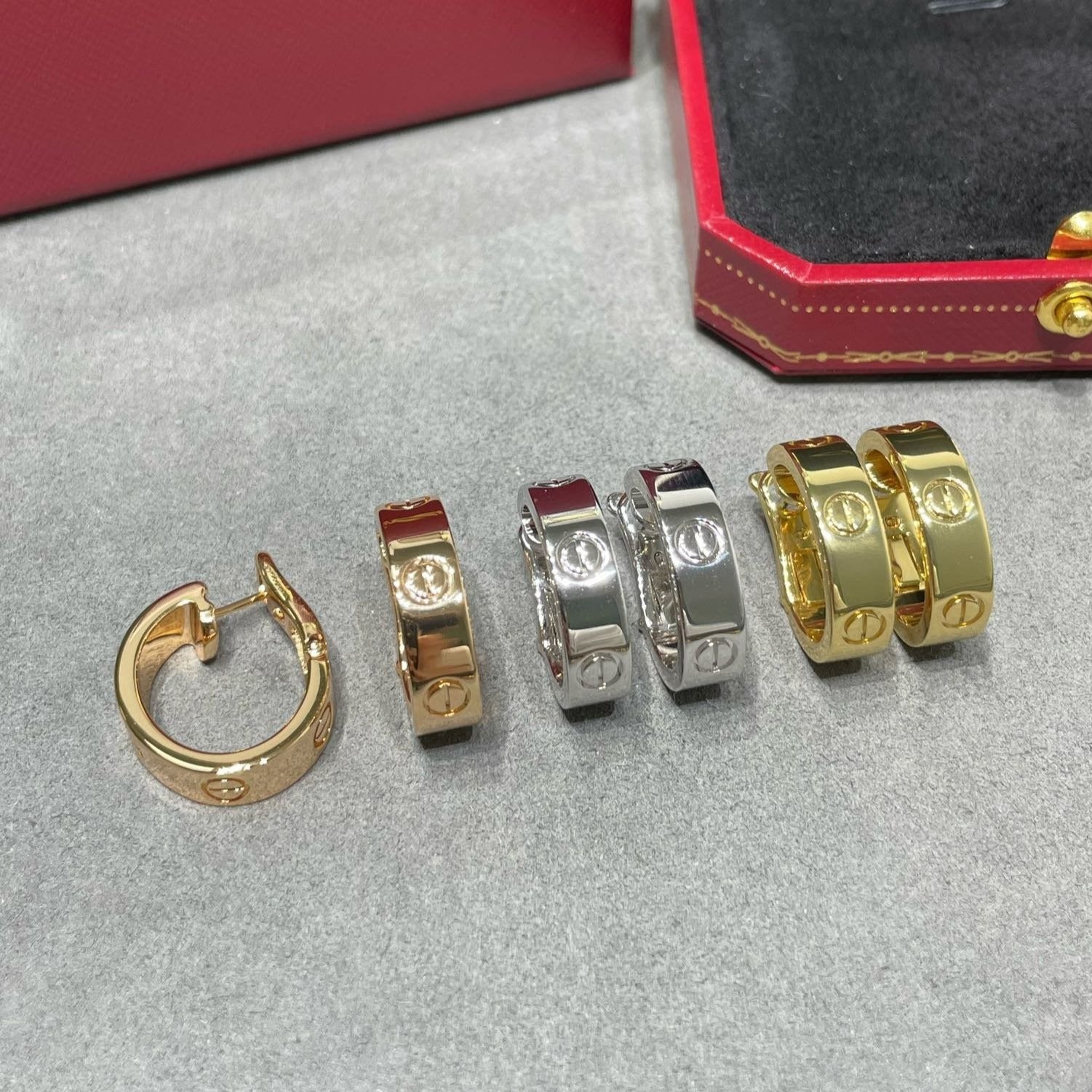 ??Loco?¡¥LOVE 5.5MM EARRINGS