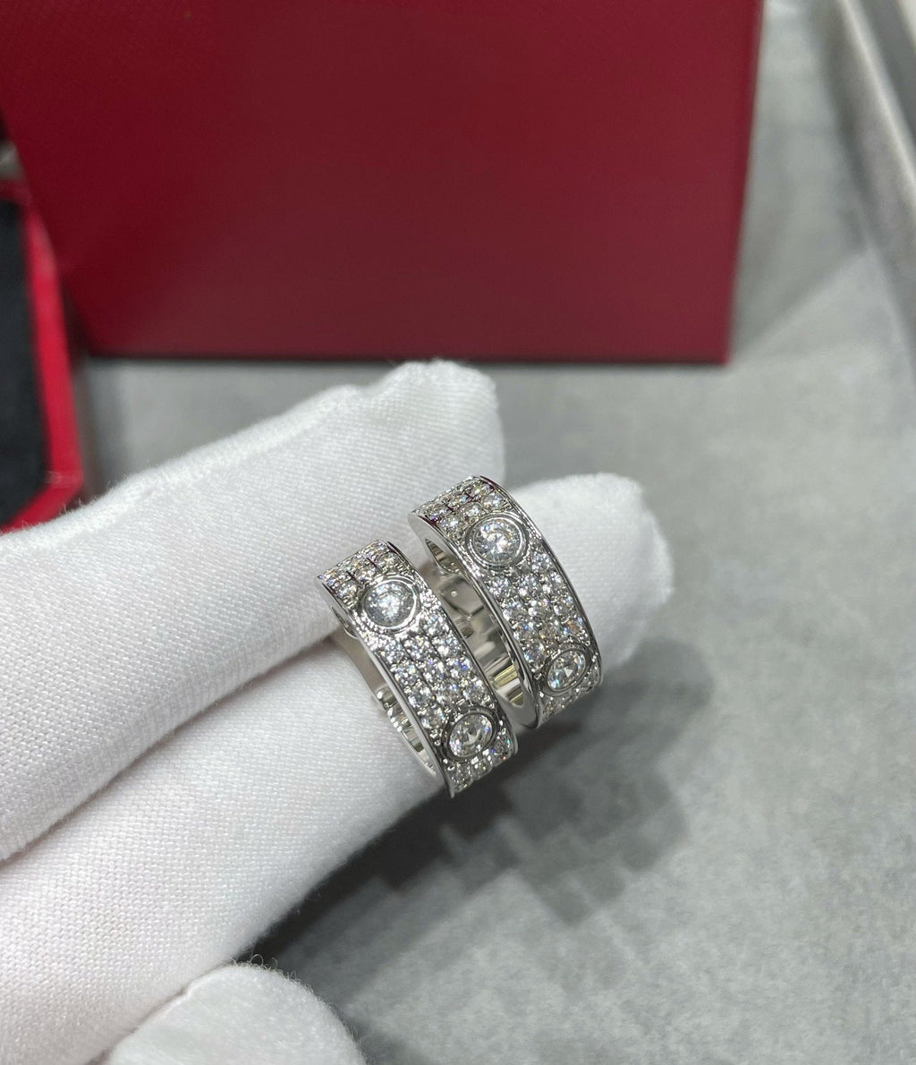 ??Loco?¡¥LOVE 5.5MM DIAMOND PAVED EARRINGS