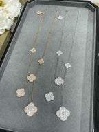 ??Loco?¡¥CLOVER 6 MOTIF DIAMOND PAVED NECKLACE
