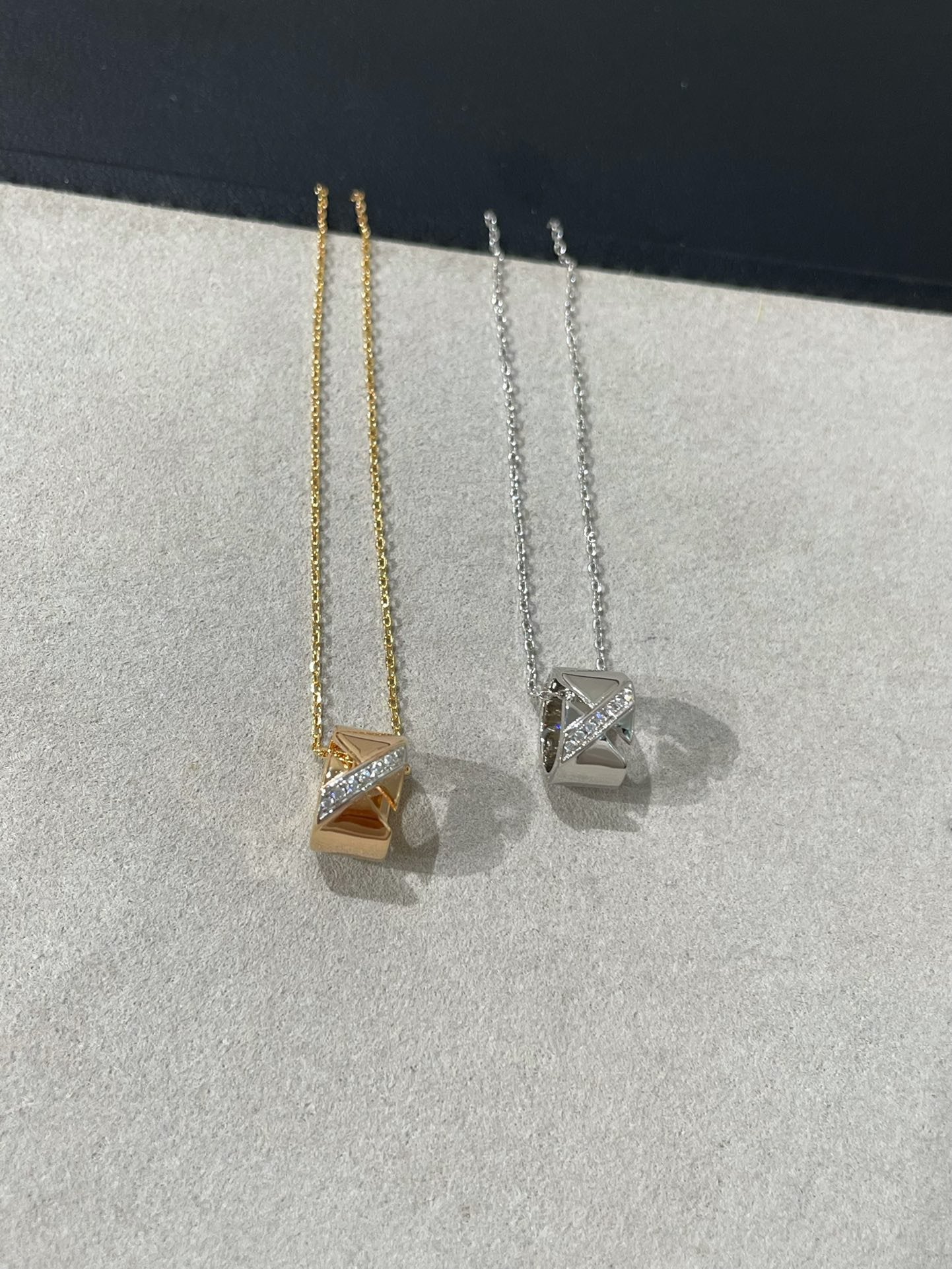 ??Loco?¡¥LIENS EVIDENCE DIAMOND NECKLACE