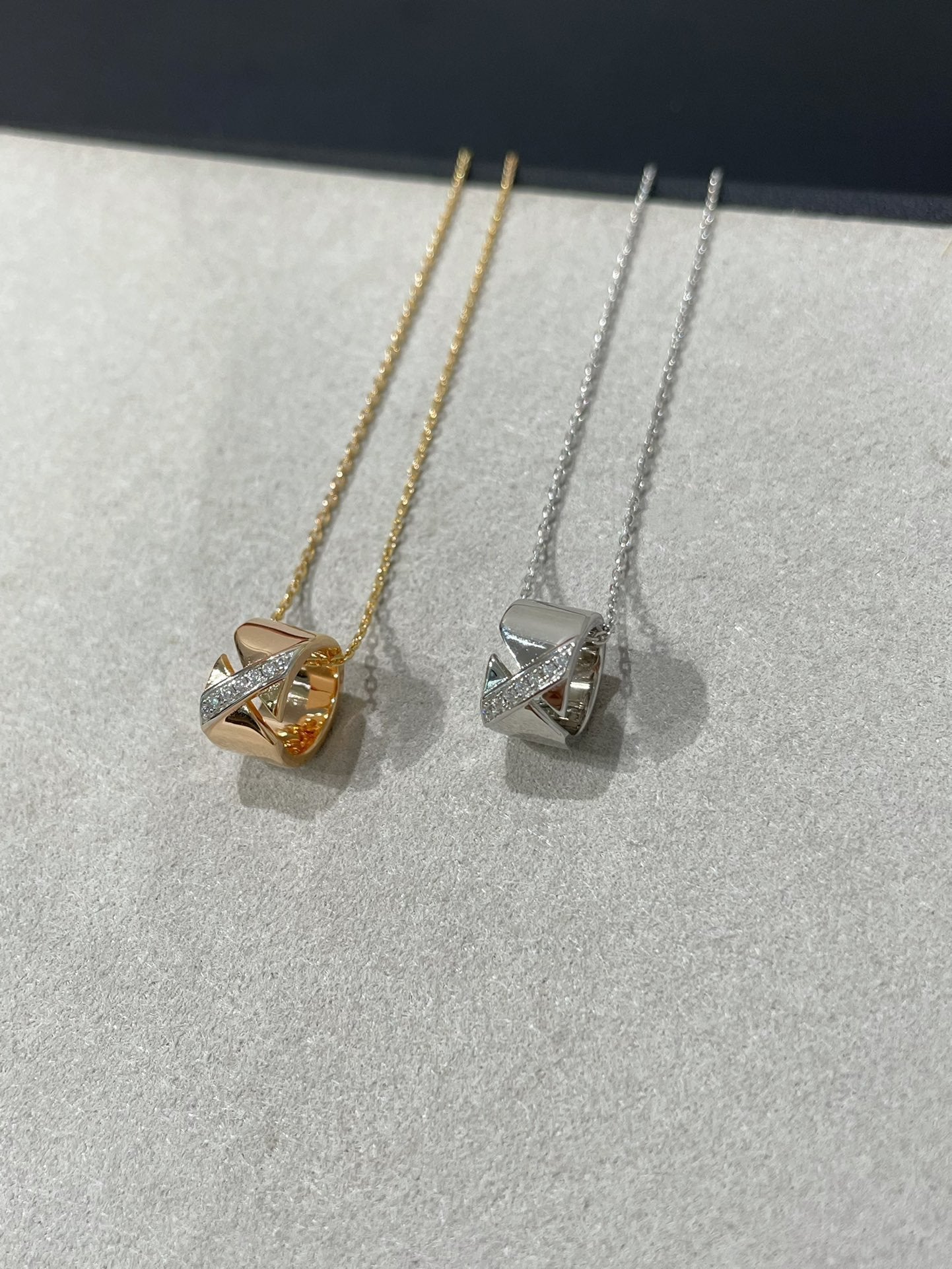 ??Loco?¡¥LIENS EVIDENCE DIAMOND NECKLACE