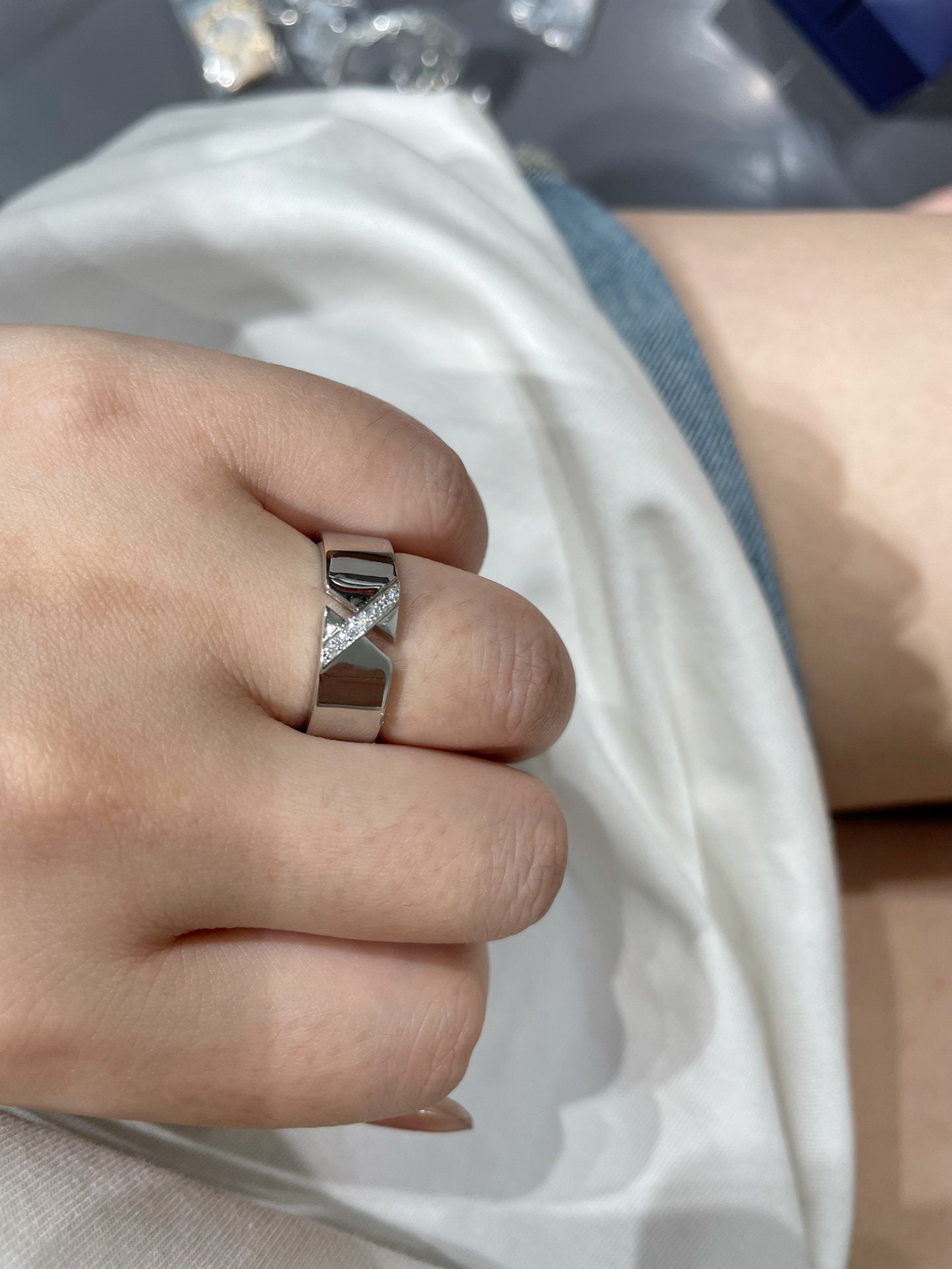 ??Loco?¡¥LIENS EVIDENCE DIAOMOND RING