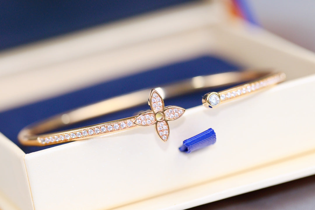 ??Loco?¡¥IDYLLE PINK GOLD OPEN BRACELET DIAMOND PAVED