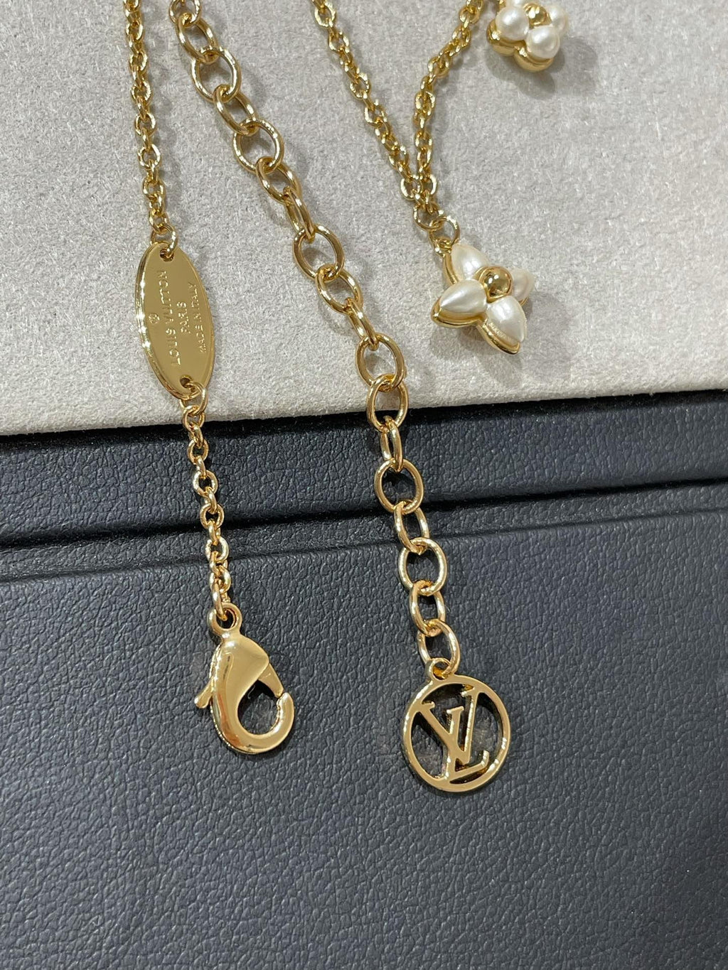 ??Loco?¡¥FLOWERGRAM GOLD MOP DOUBLE ROW NECKLACE