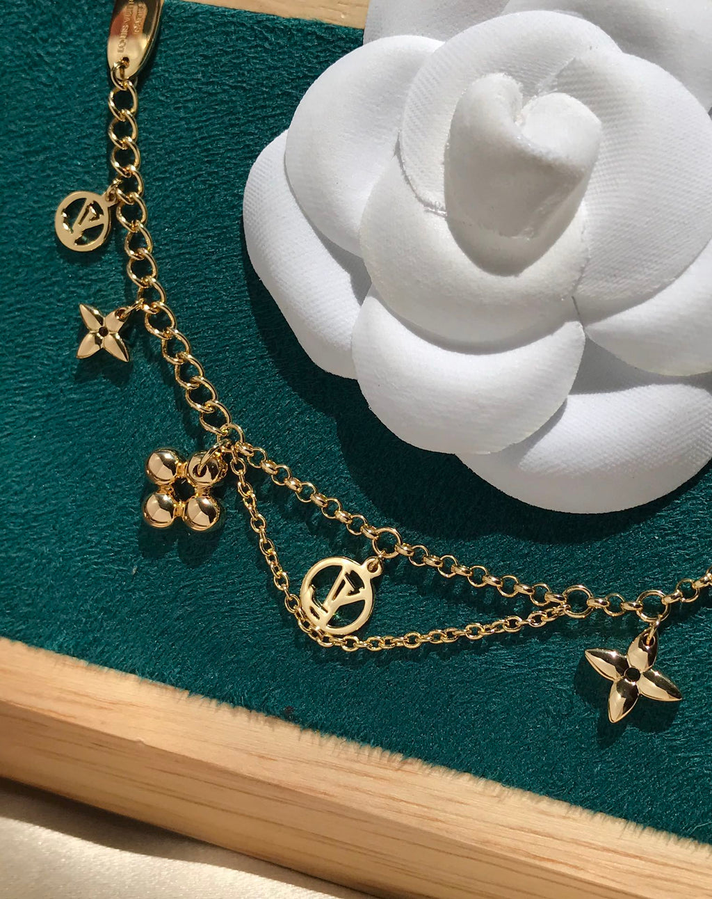 ??Loco?¡¥BLOOMING PINK GOLD MOP BRACELET