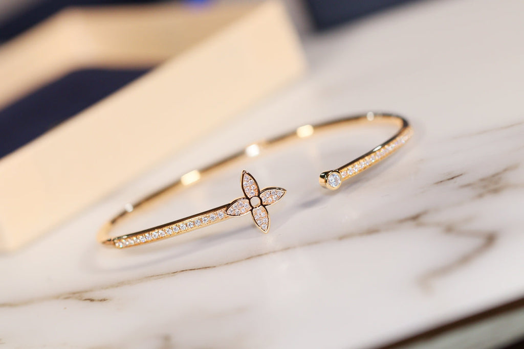 ??Loco?¡¥IDYLLE GOLD OPEN BRACELET DIAMOND PAVED