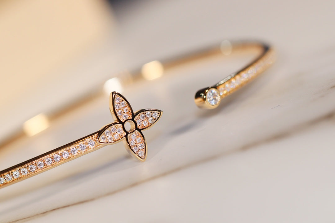 ??Loco?¡¥IDYLLE GOLD OPEN BRACELET DIAMOND PAVED