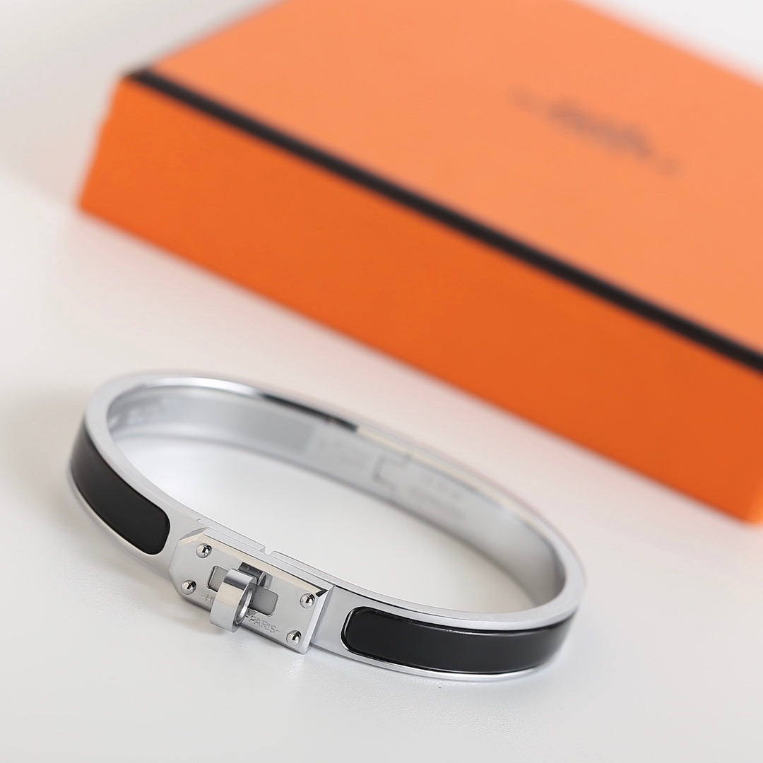 ??Loco?¡¥HM KELLY BLACK BRACELET