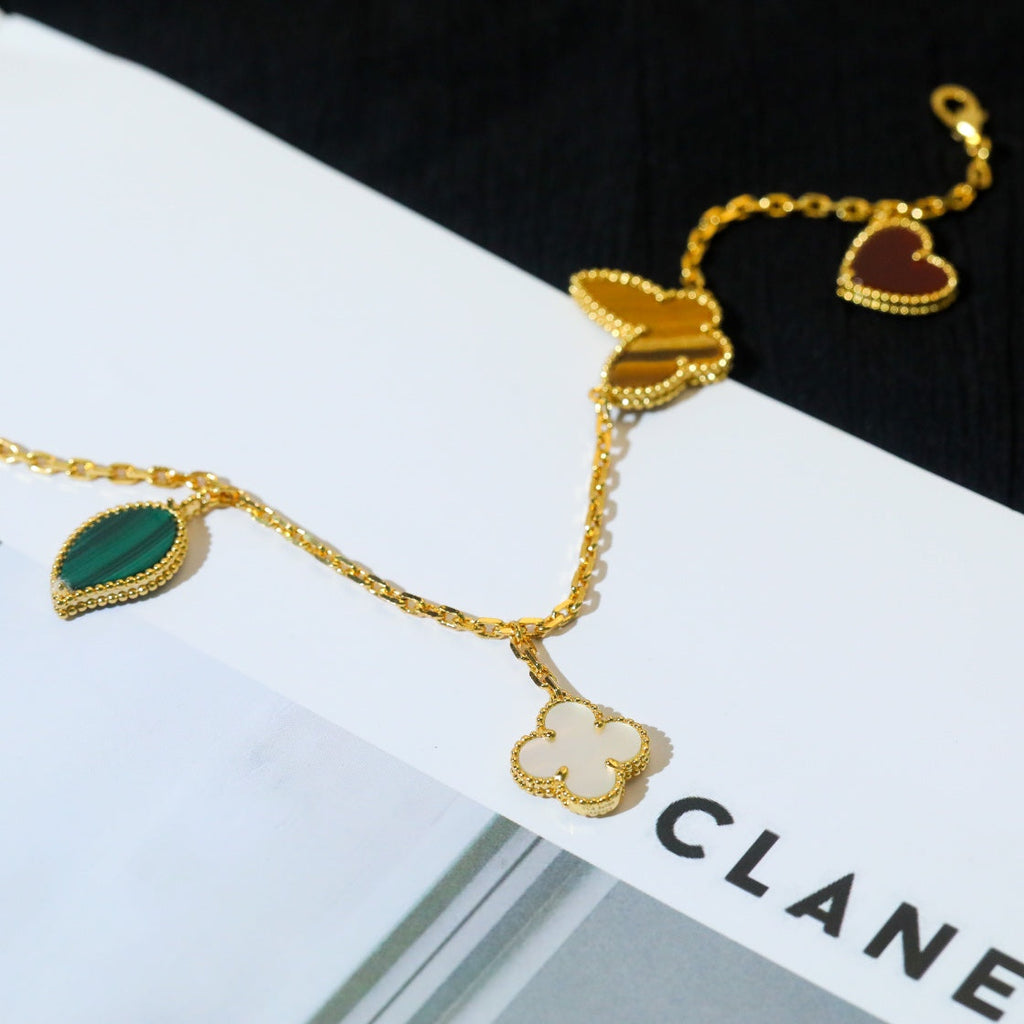 ??Loco?¡¥LUCKY SPRING 5 MOTIF GOLD BRACELET
