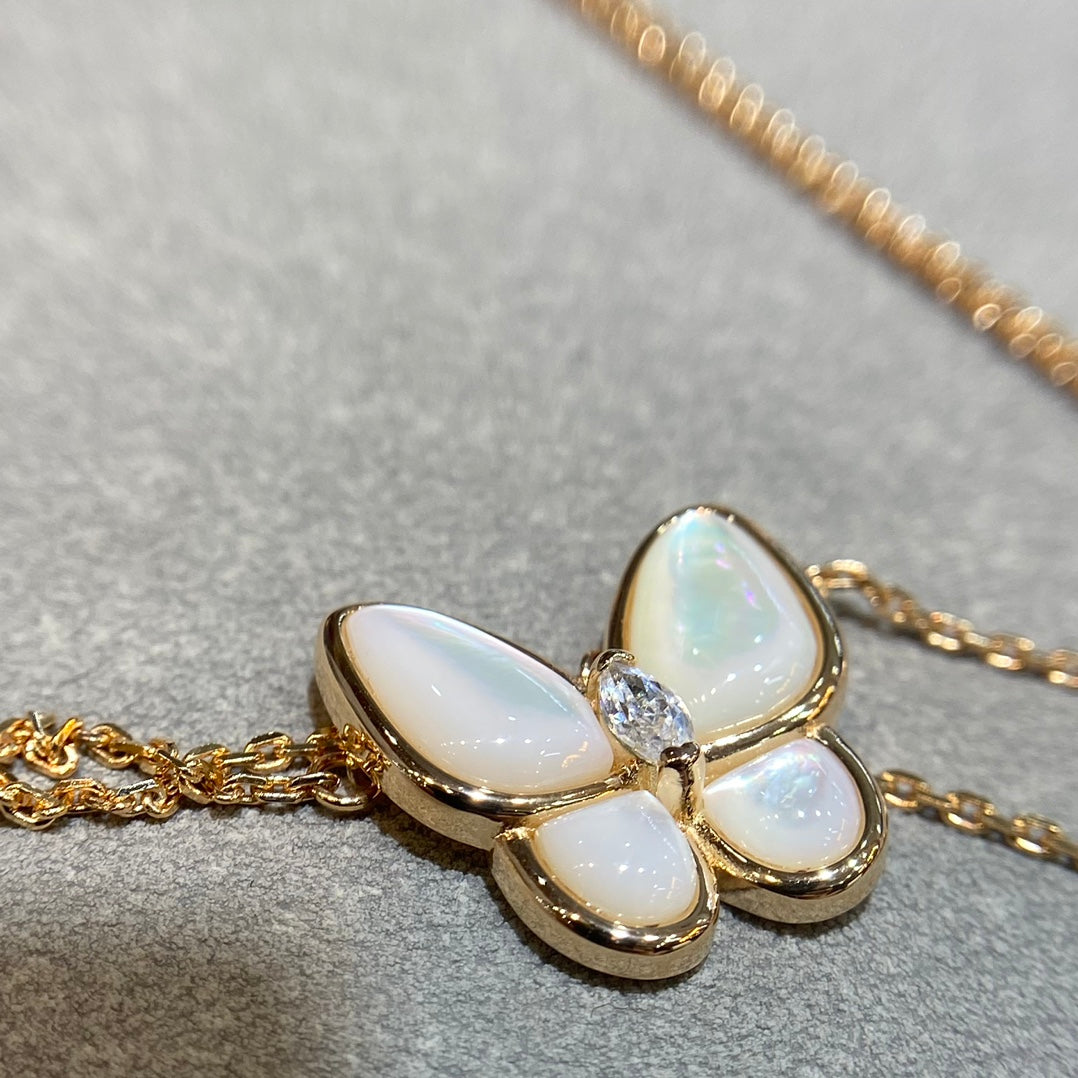 ??Loco?¡¥BUTTERFLY MOP DIAMOND NECKLACE