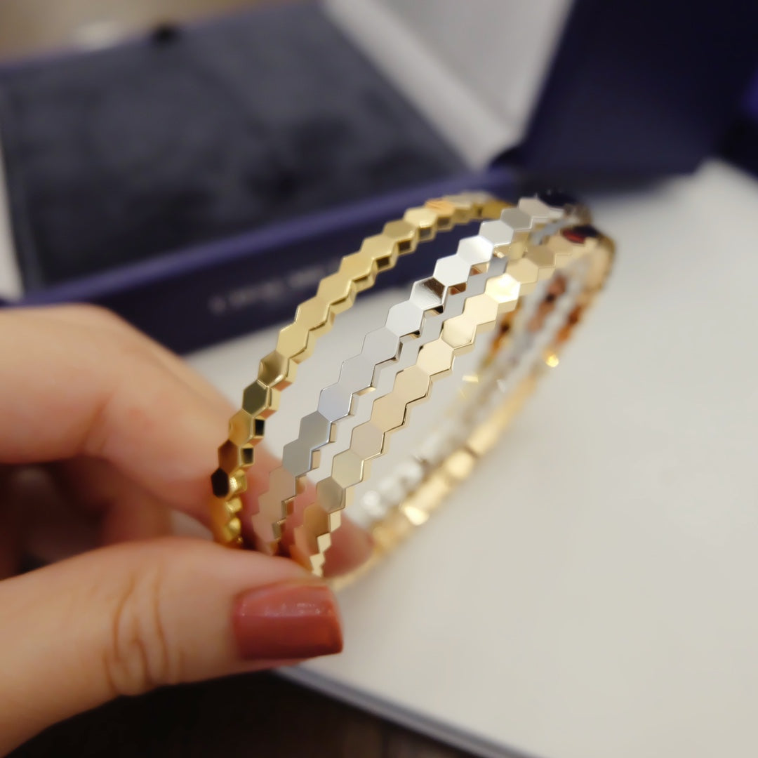 ??Loco?¡¥BEE LOVE BRACELET