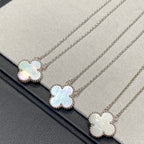 ??Loco?¡¥CLOVER MEDIUM SILVER WHITE MOP NECKLACE
