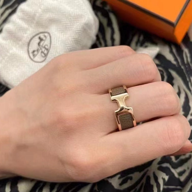 ??Loco?¡¥OLYMPE PINK GOLD RING