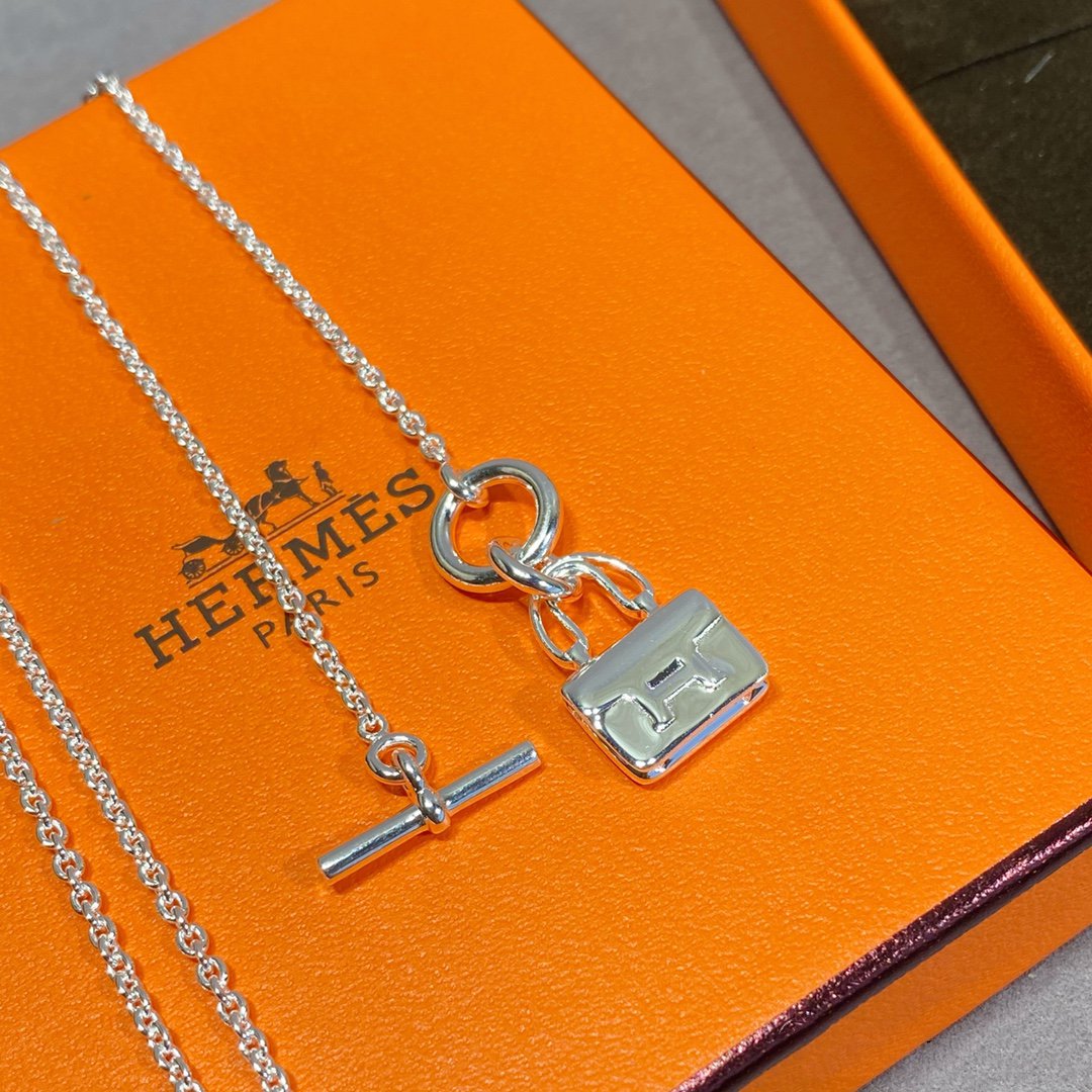 ??Loco?¡¥CONSTANCE PEDANT SILVER NECKLACE