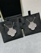 ??Loco?¡¥CLOVER 25MM LARGE PENDANT DIAMOND PAVED SILVER NECKLACE