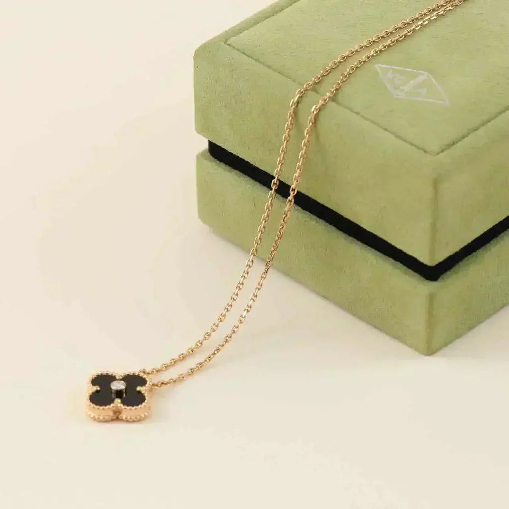 ??Loco?¡¥CLOVER 15MM DIAMOND ONYX NECKLACE