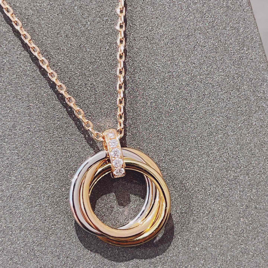 ??Loco?¡¥TRINITY NECKLACE GOLD  DIAMONDS