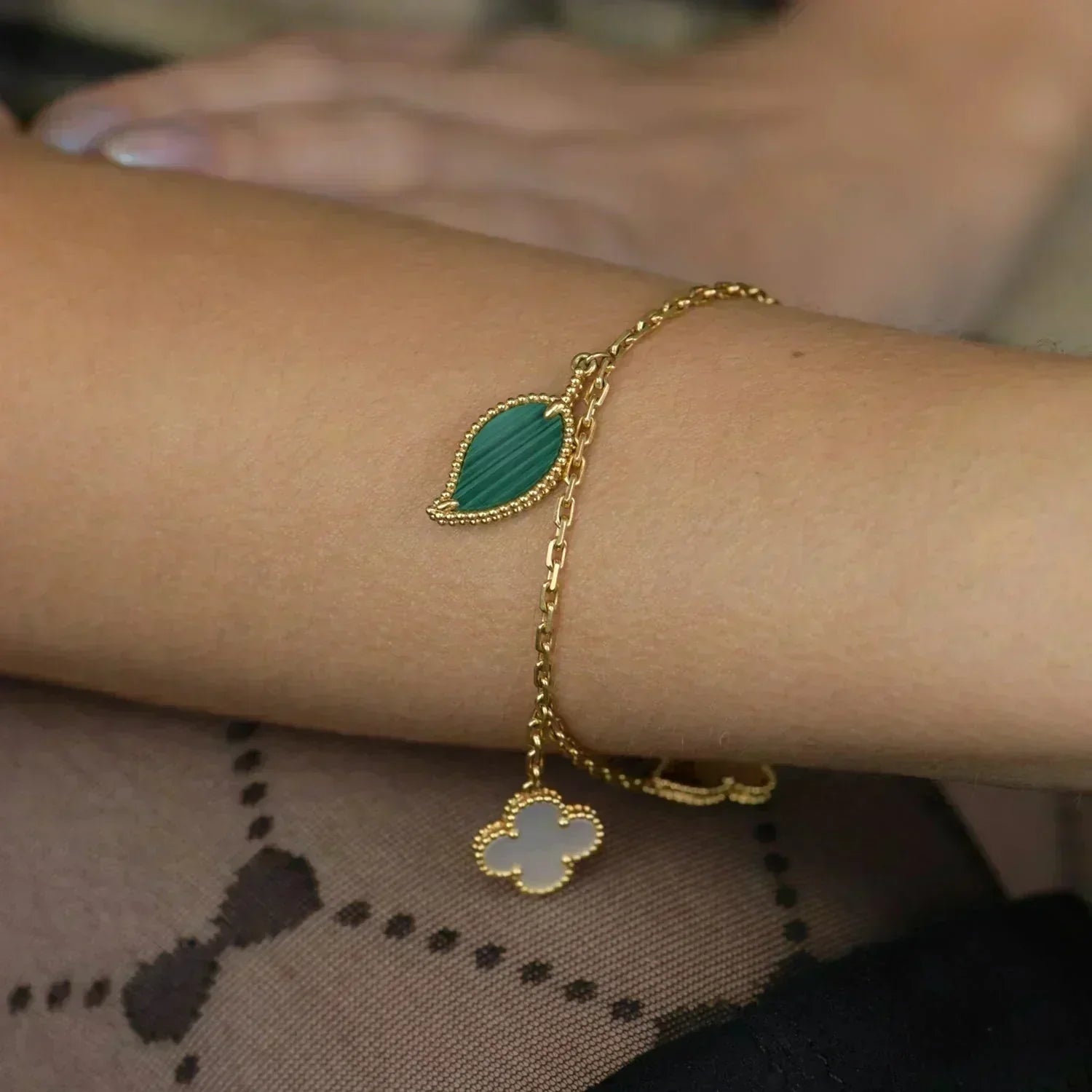 ??Loco?¡¥LUCKY SPRING 5 MOTIF GOLD BRACELET