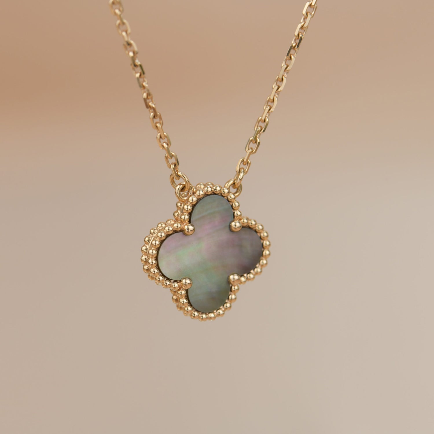 ??Loco?¡¥CLOVER 15MM  GRAY MOTHER OF PEARL NECKLACE
