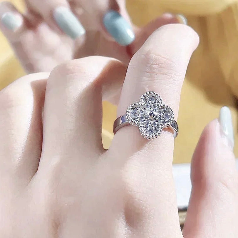 ??Loco?¡¥CLOVER DIAMOND RING