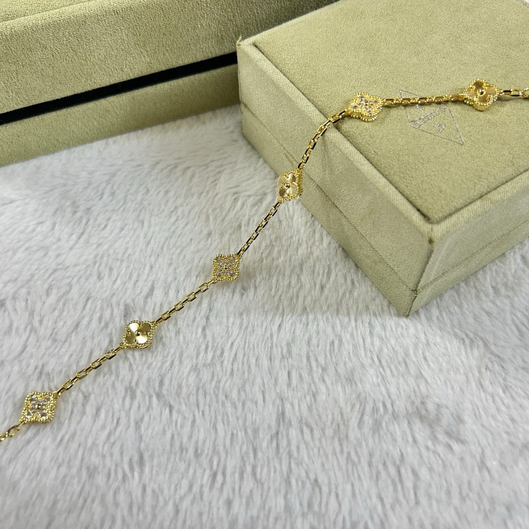 [??Loco?¡¥]CLOVER 6 MOTIF DIAMOND LASER BRACELET