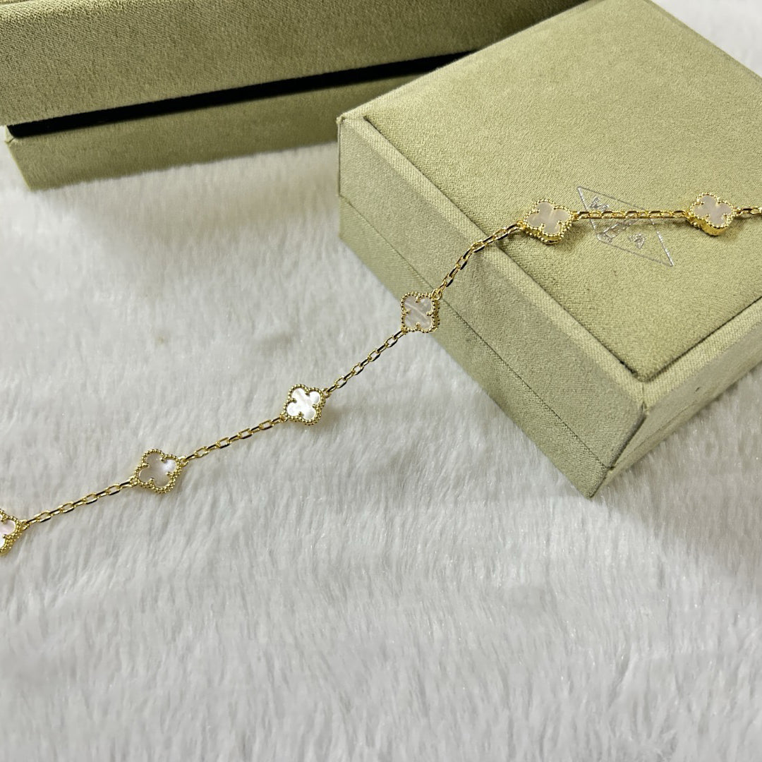 [??Loco?¡¥]CLOVER 6 MOTIF WHITE MOP BRACELET