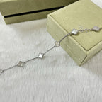 [??Loco?¡¥]CLOVER 6 MOTIF WHITE MOP BRACELET
