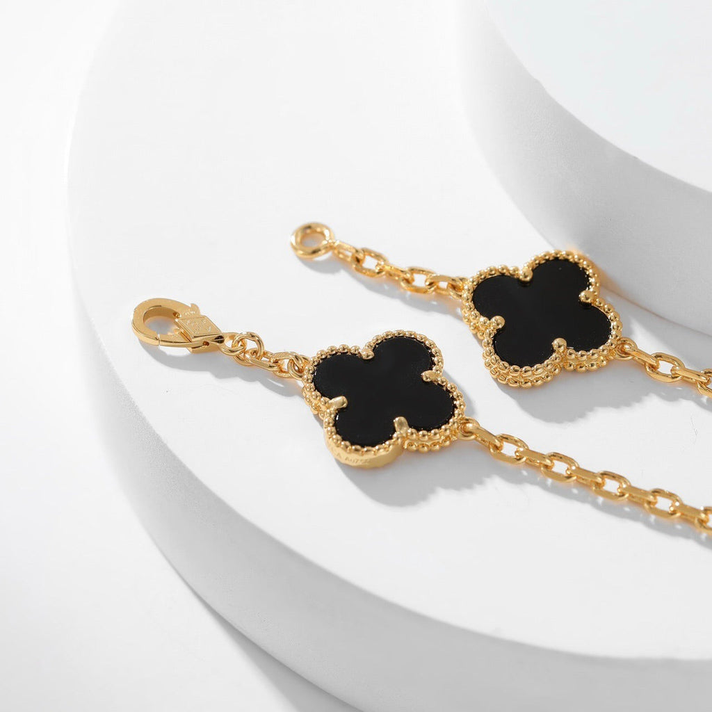 ??Loco?¡¥CLOVER 10 MOTIFS ONYX NECKLACE