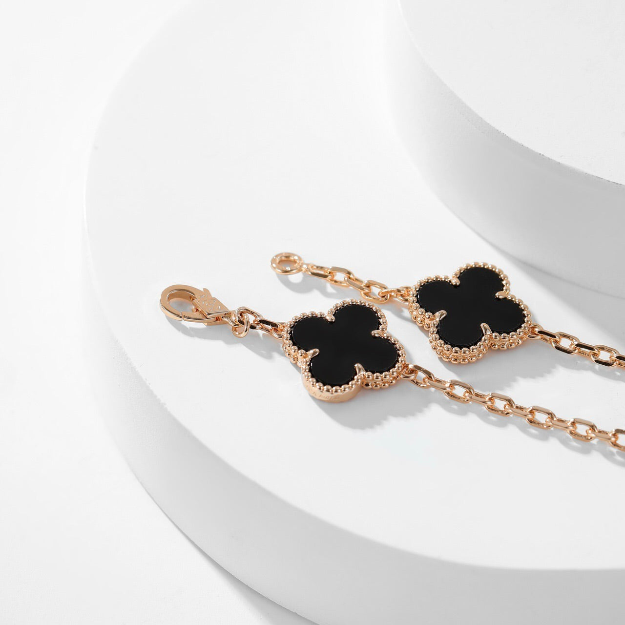 ??Loco?¡¥CLOVER 10 MOTIFS ONYX NECKLACE