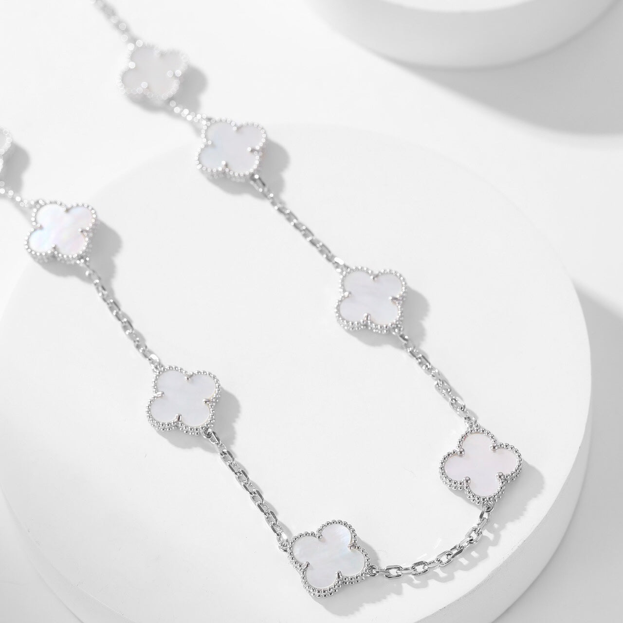 ??Loco?¡¥CLOVER 10 MOTIFS WHITE MOTHER OF PEARL NECKLACE