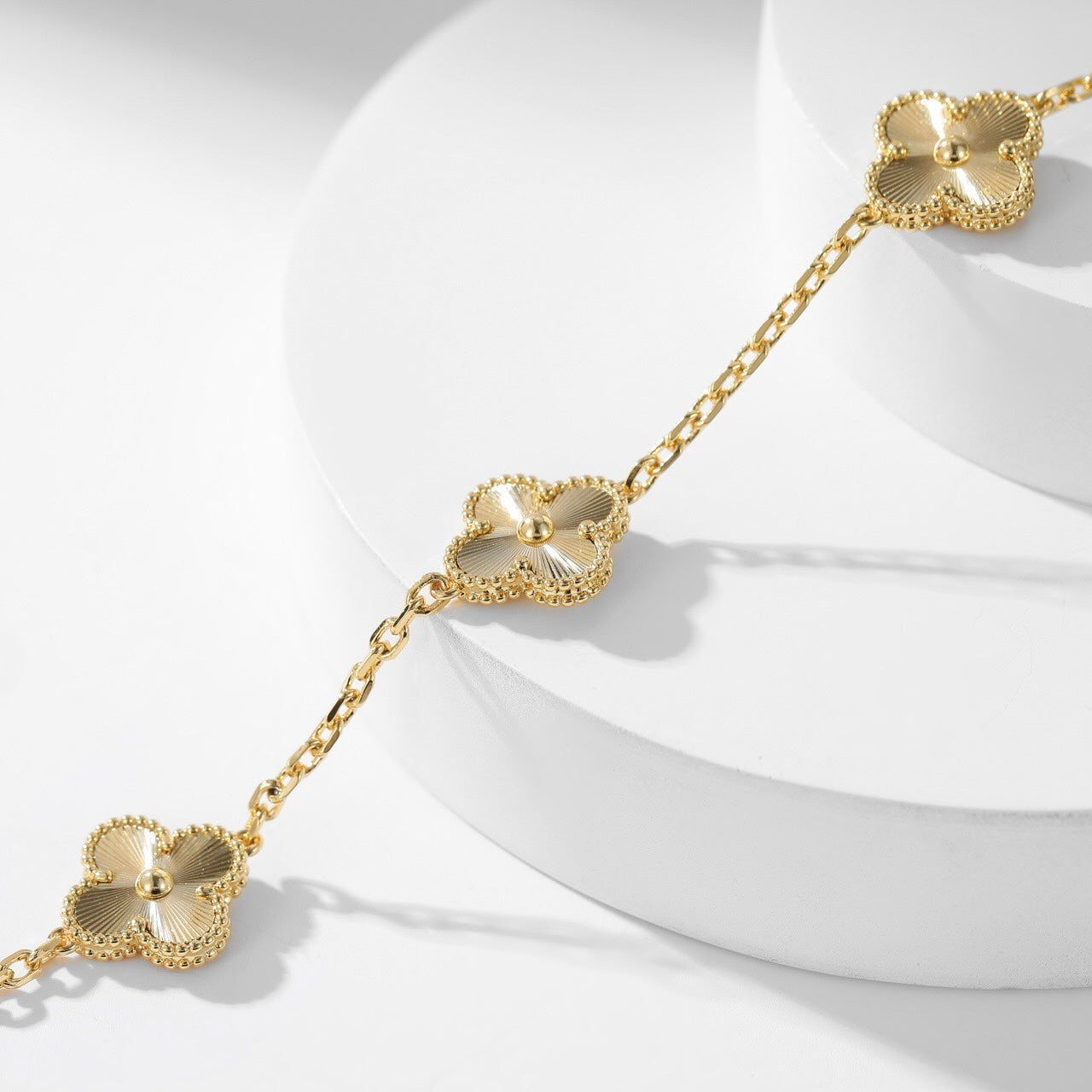 ??Loco?¡¥CLOVER 10 MOTIFS LASER NECKLACE