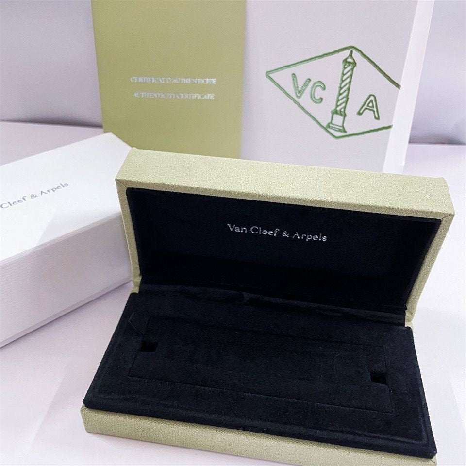 ??Loco?¡¥VA CLOVER BRACELET NECKLACE RING BOX GIFT BAG